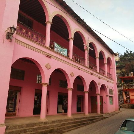 Hotel Jardin Mineral de Angangueo Exterior photo